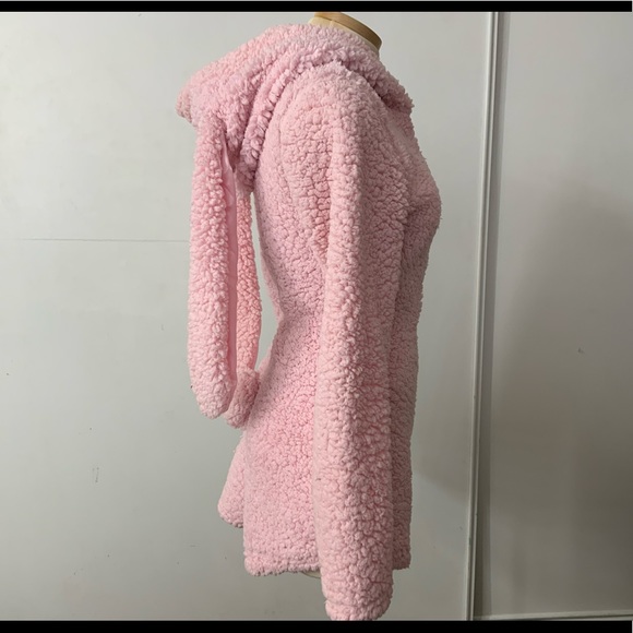 Bunny Outfit! - Picture 2 of 6